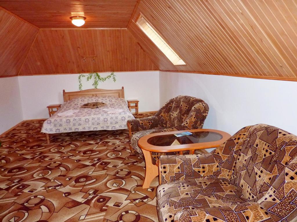 Sadyba Bilya Richky Yaremche Ruang foto