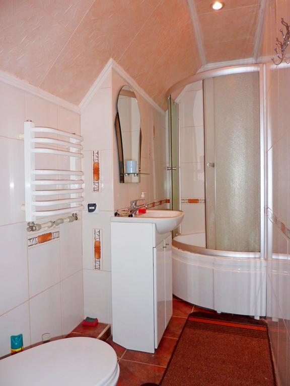 Sadyba Bilya Richky Yaremche Ruang foto