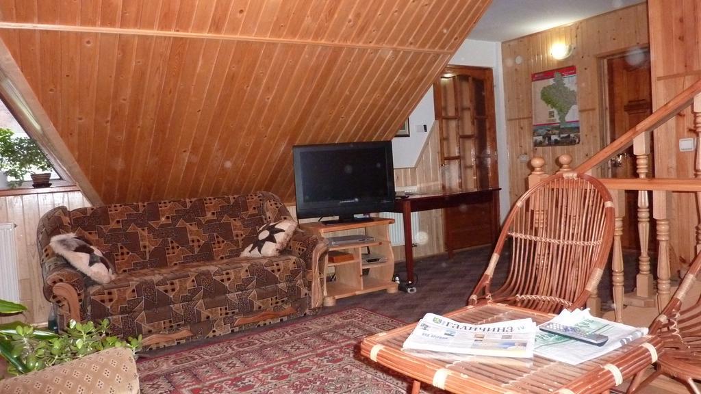 Sadyba Bilya Richky Yaremche Ruang foto