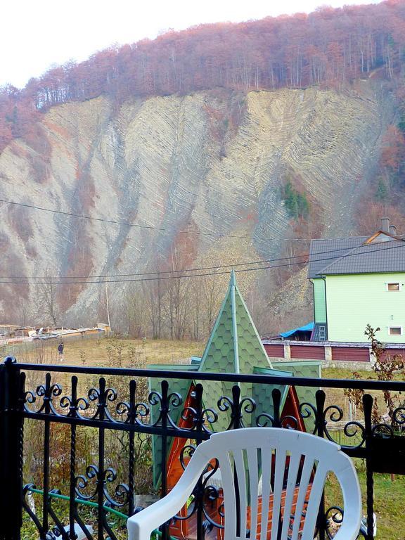 Sadyba Bilya Richky Yaremche Ruang foto
